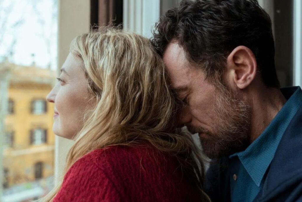 Tre ciotole film Alba Rohrwacher Elio Germano - Scena intima coppia momento tenerezza cinema Isabel Coixet adattamento Michela Murgia