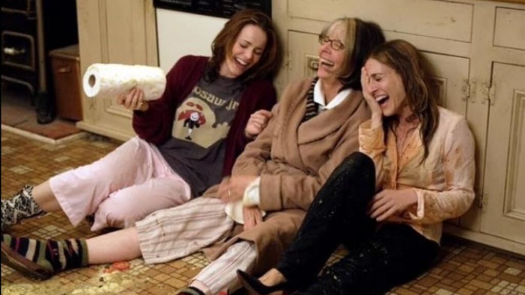 Commedie romantiche da vedere a Natale 2025: prepara il popcorn e i fazzolettini 4 La neve nel cuore, con Diane Keaton, una commedia che non vi deluderร